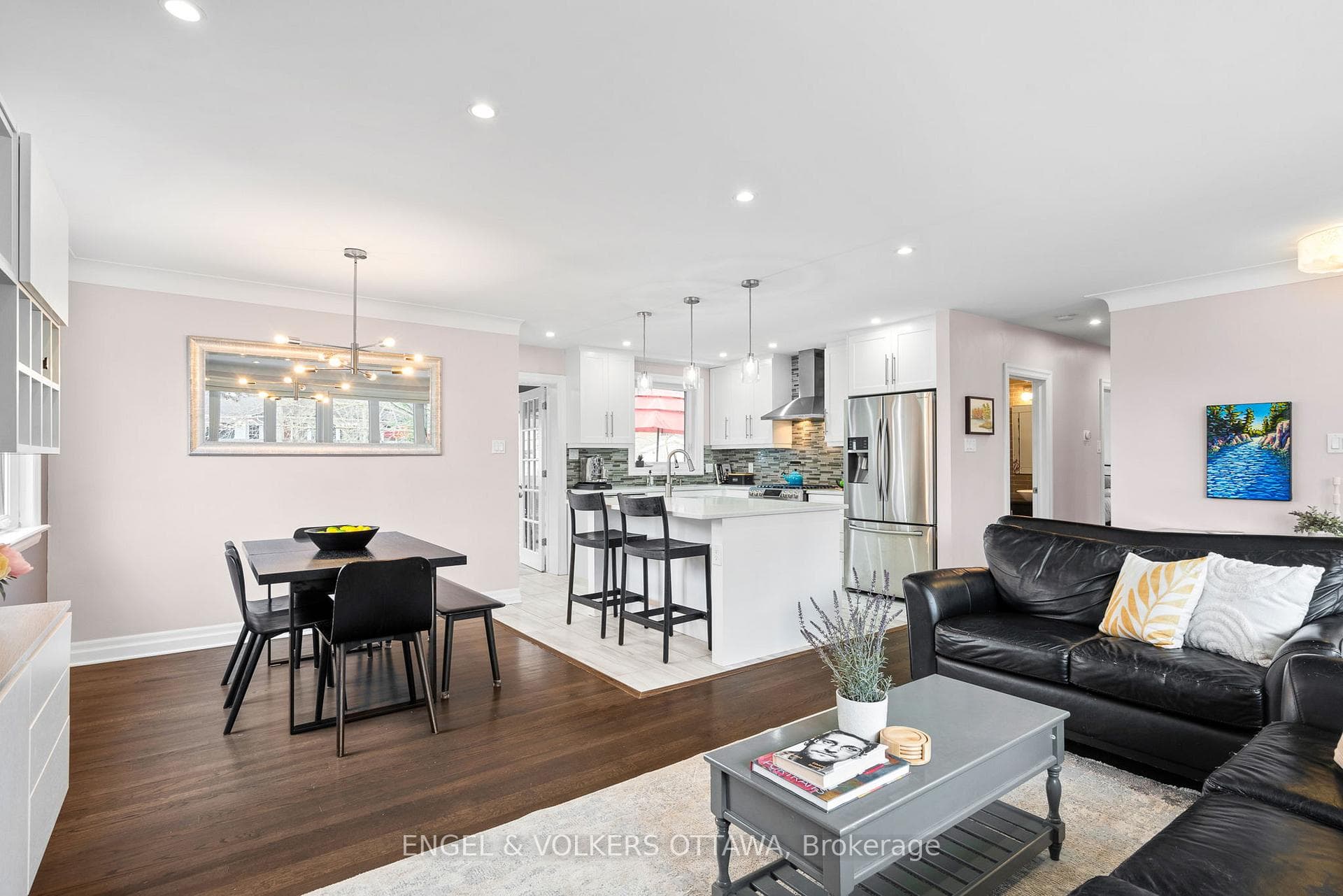 1297 Snowdon Street photo 5