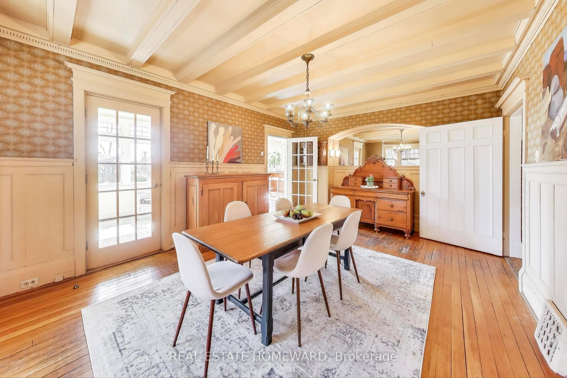 49 Hogarth Avenue photo 10