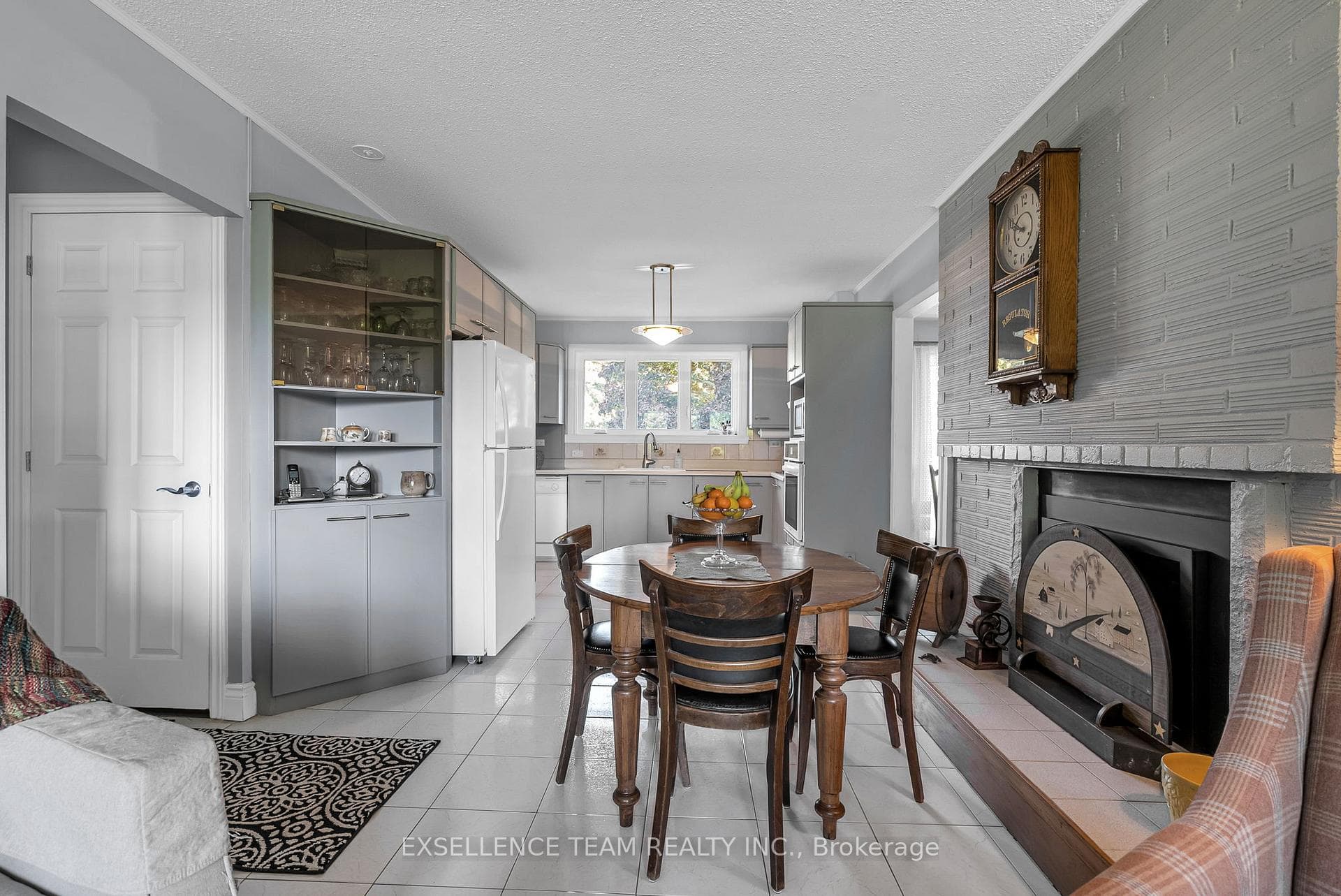 Family room with Kitchen