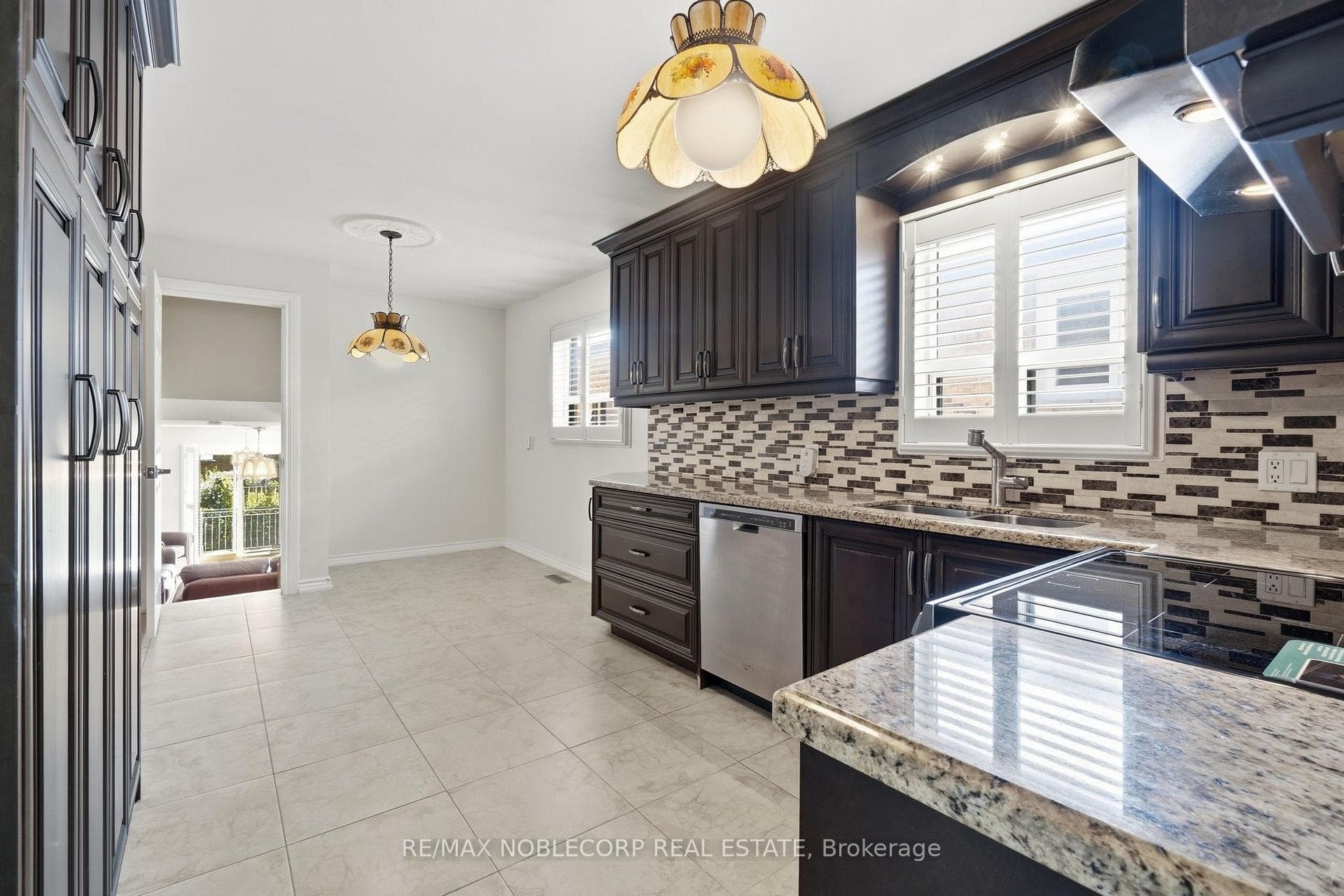 131 Yatescastle Drive photo 7
