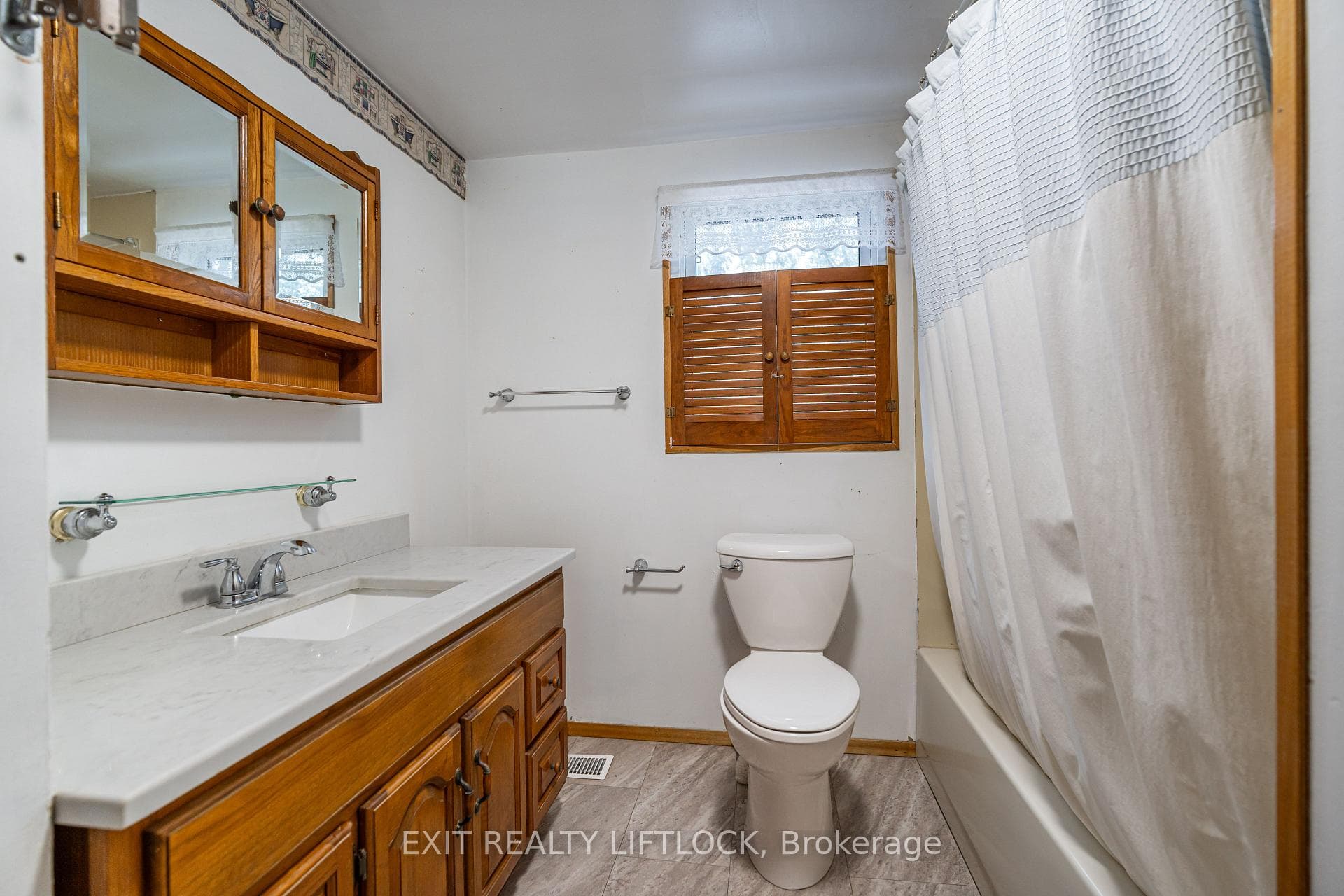 80 Kenedon Drive photo 15
