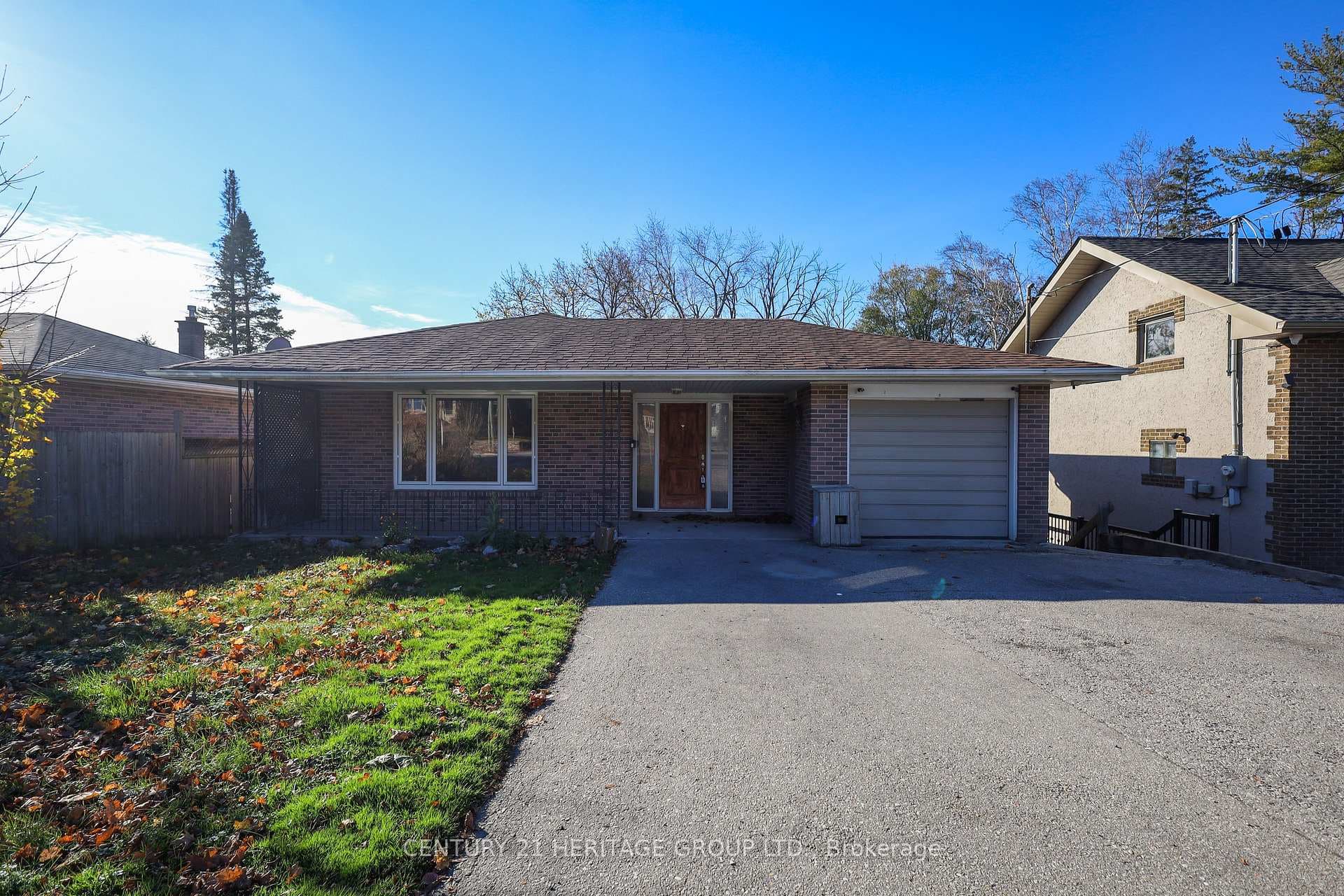 12918 Keele Street photo 1
