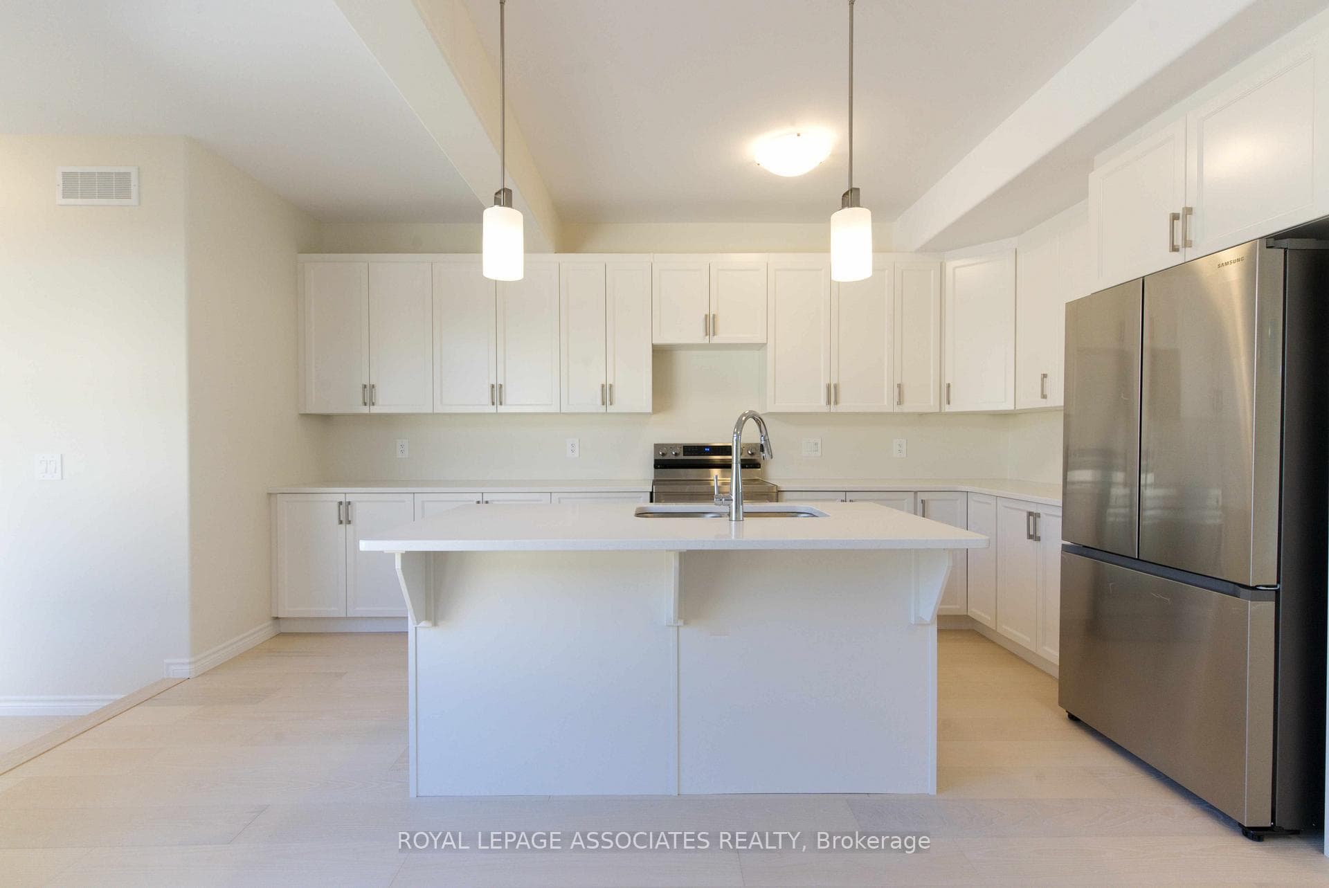 84 Riverstone Way photo 5