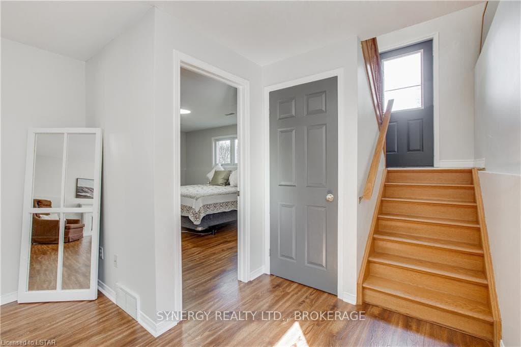 252 QUEEN Street photo 31