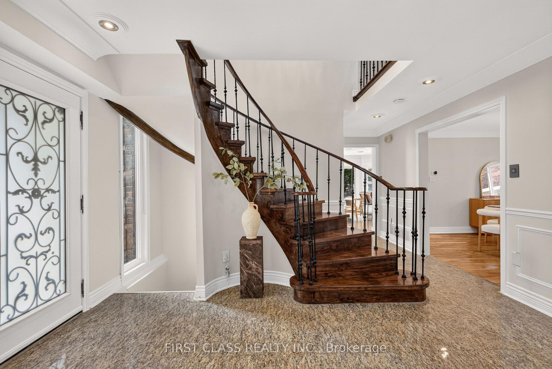 19 Tomlinson Circle photo 4