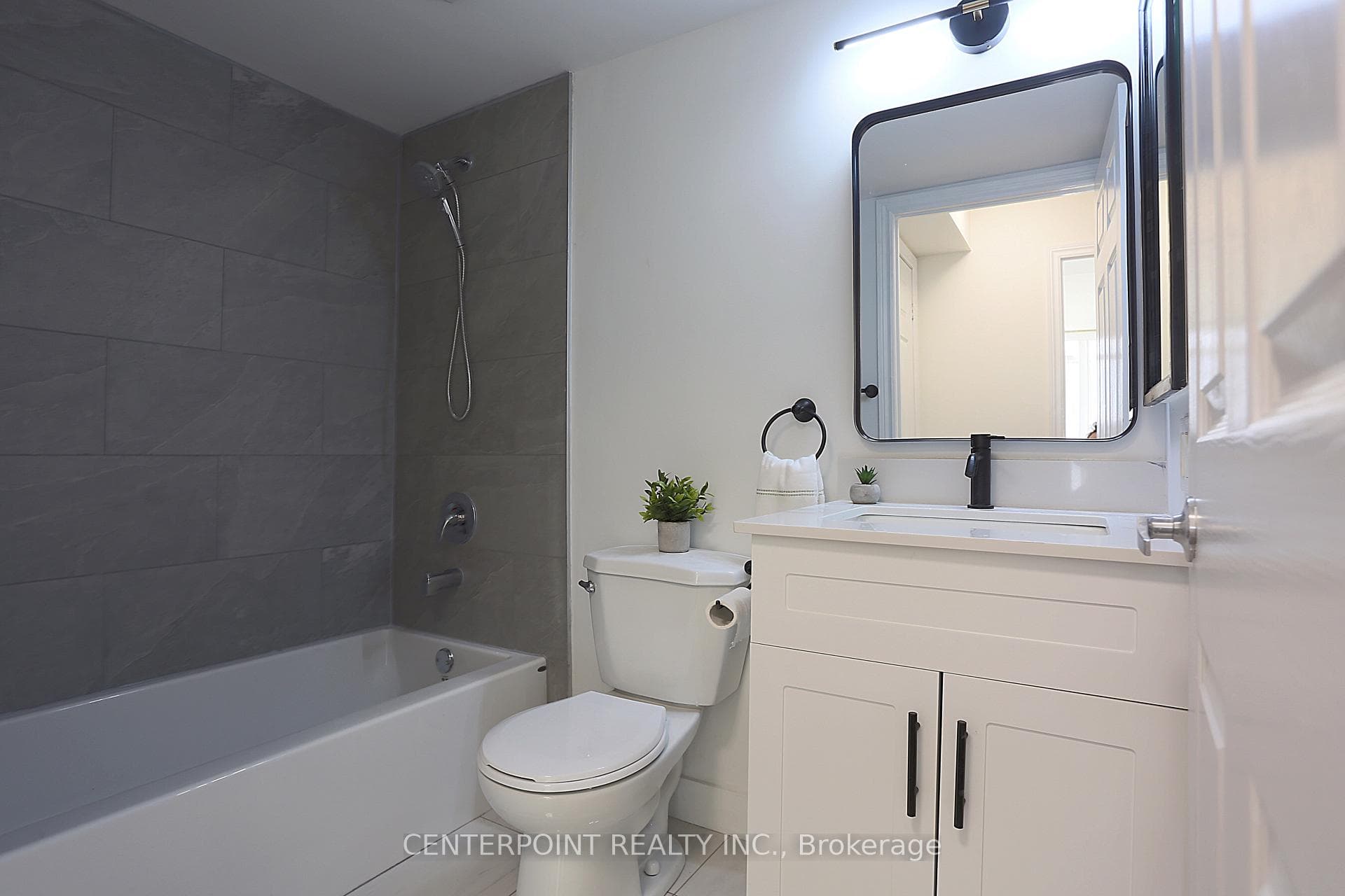 3880 Duke Of York Boulevard Unit 1702 photo 13