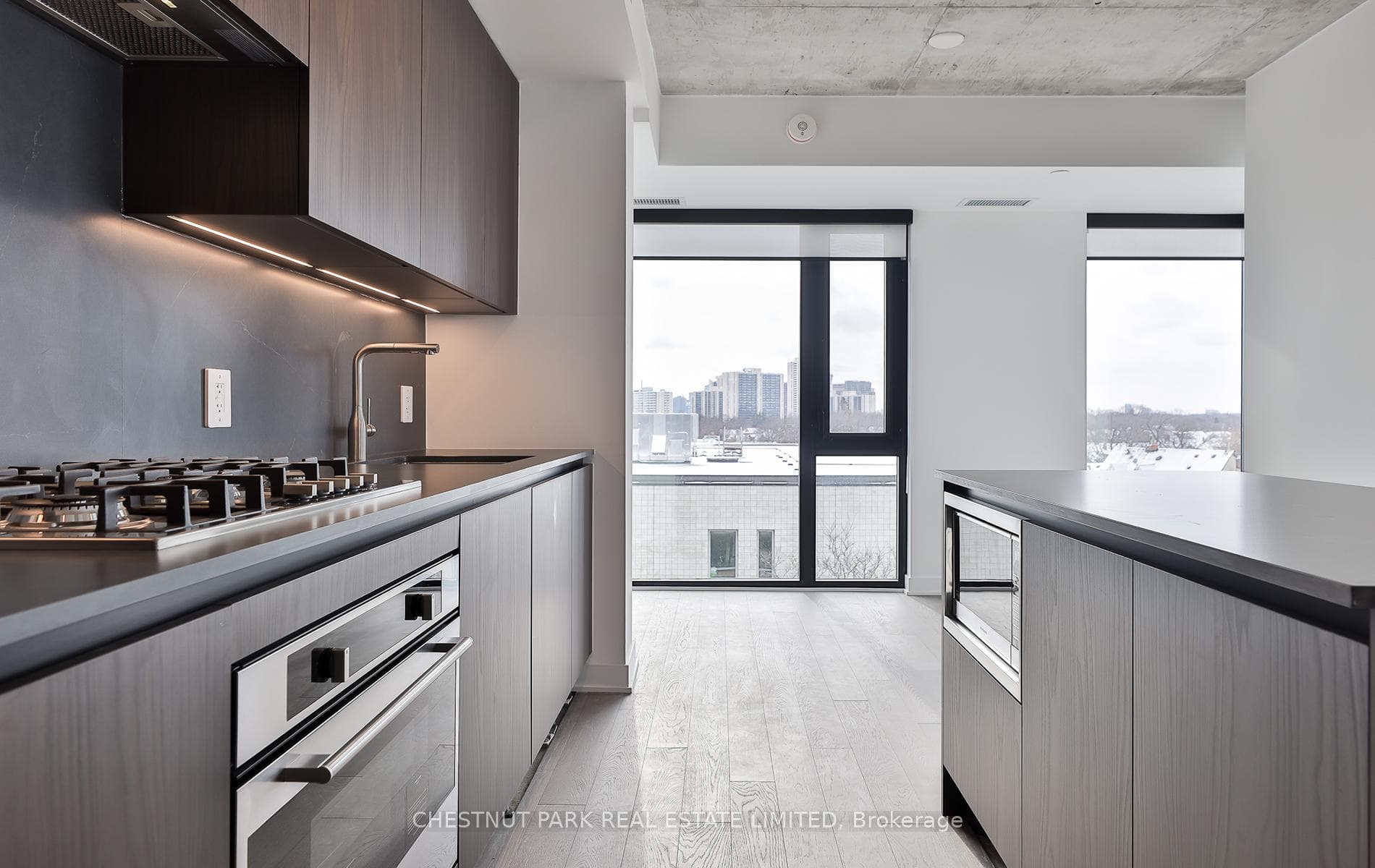 2720 Dundas Street Unit 508 photo 8