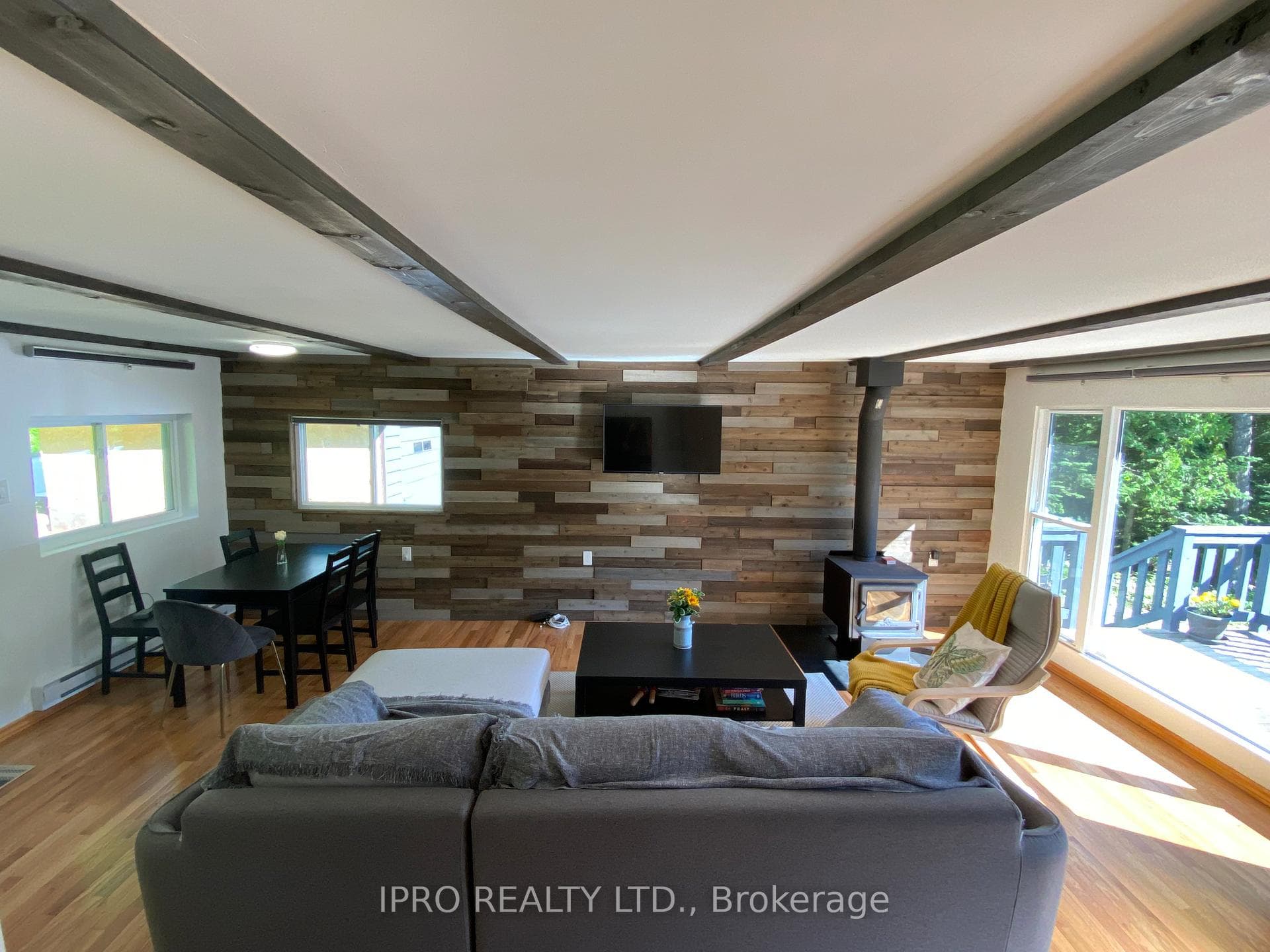 1093 Grace River Road photo 10