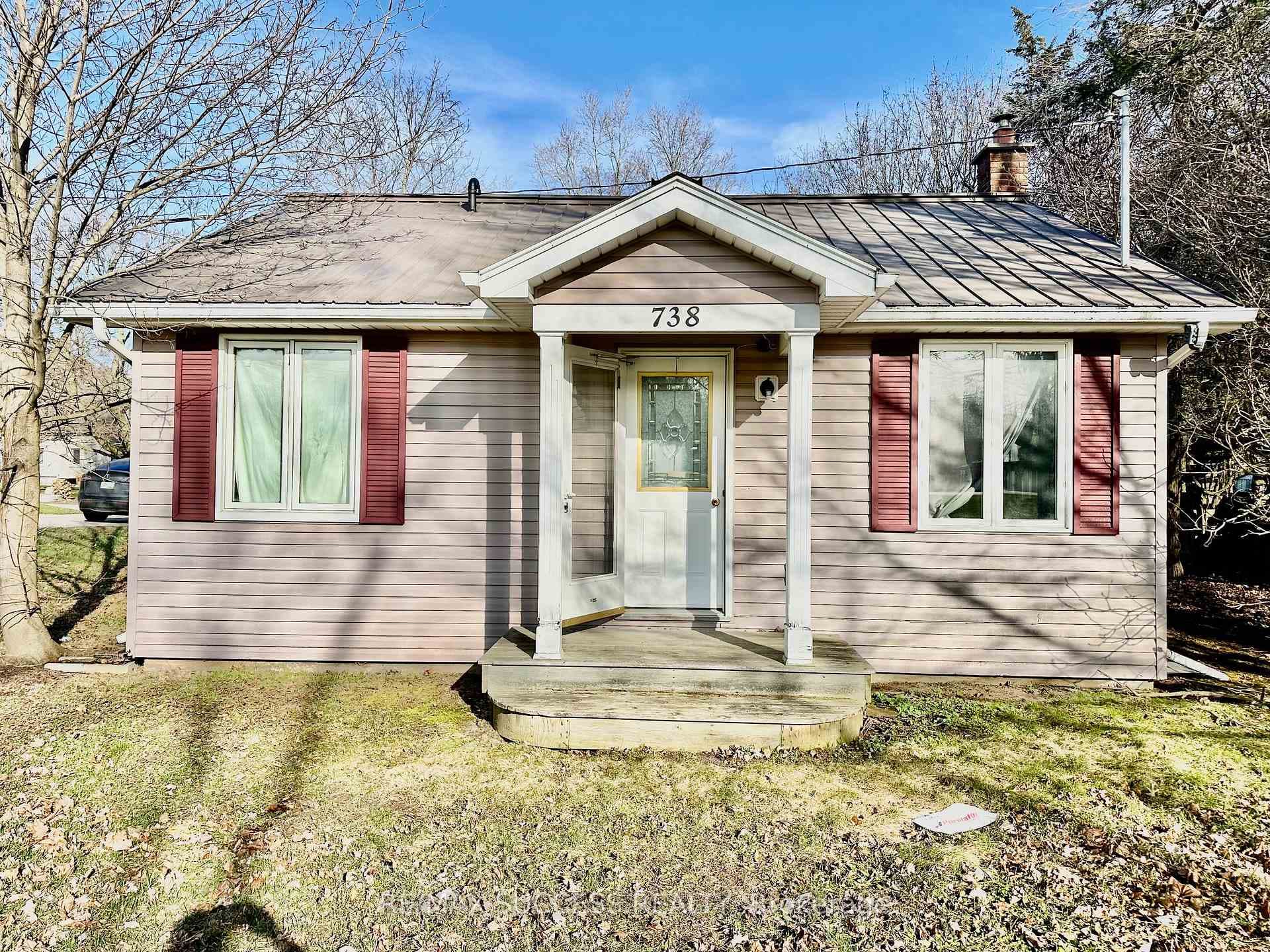 738 MOUNT PLEASANT Road photo 26