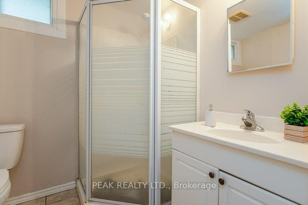 185 Cedarvale Crescent Unit A photo 34