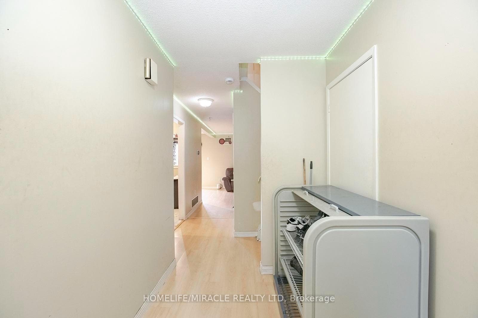 47 Longbourne Crescent photo 9