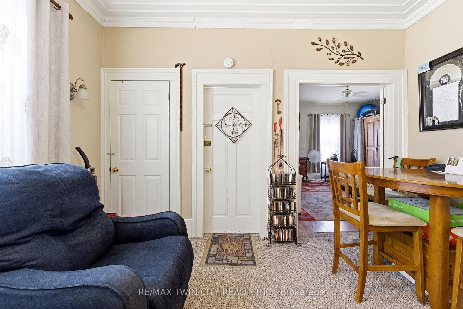 Unit B Living/Dining