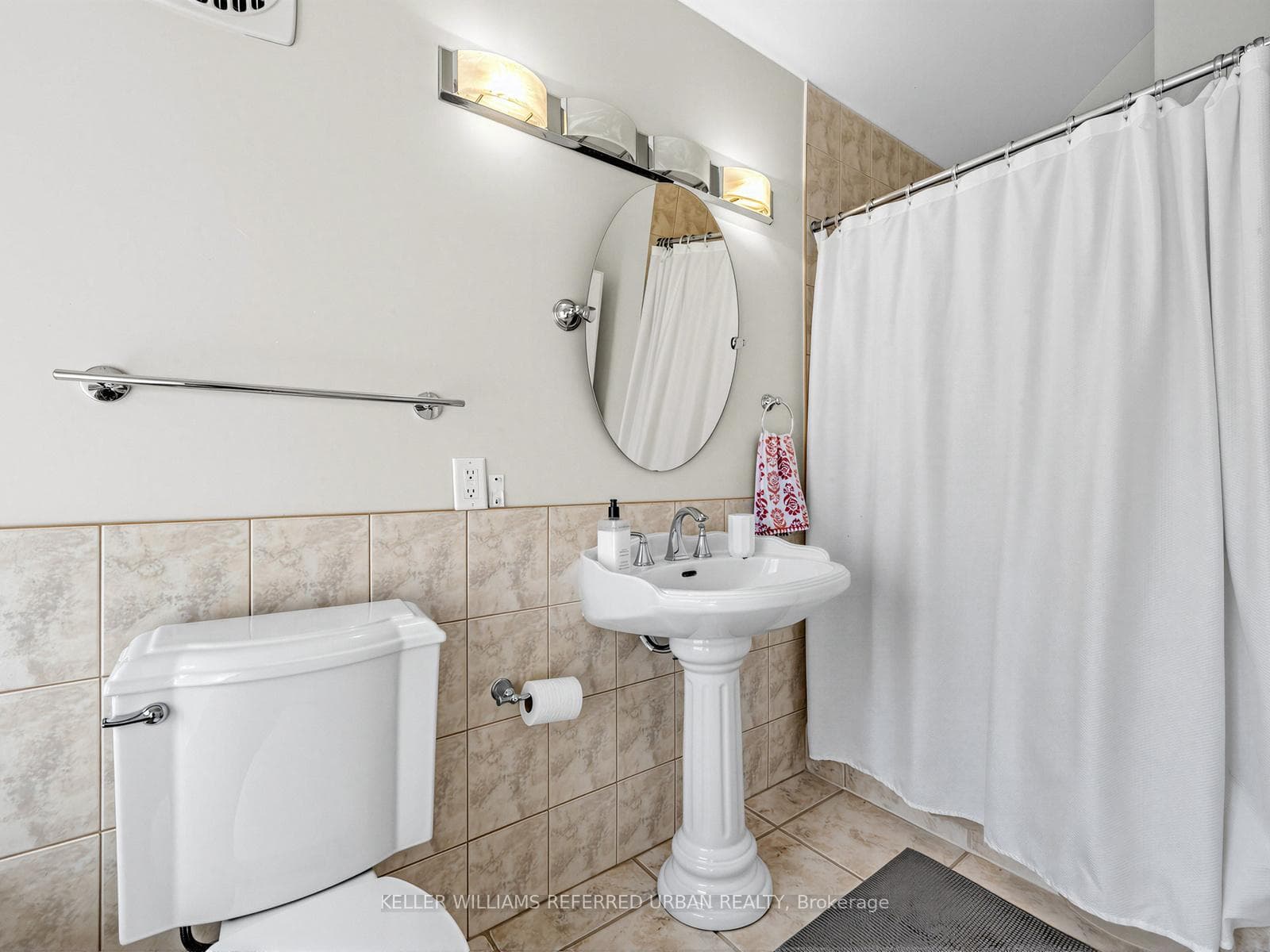 31 Prince Charles Drive photo 18