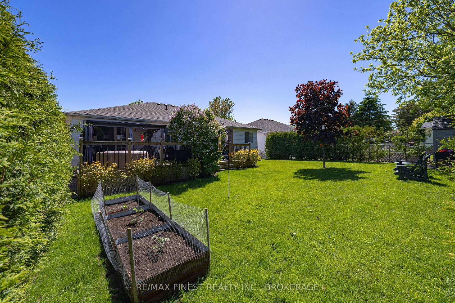 320 Friarhill Crescent photo 42