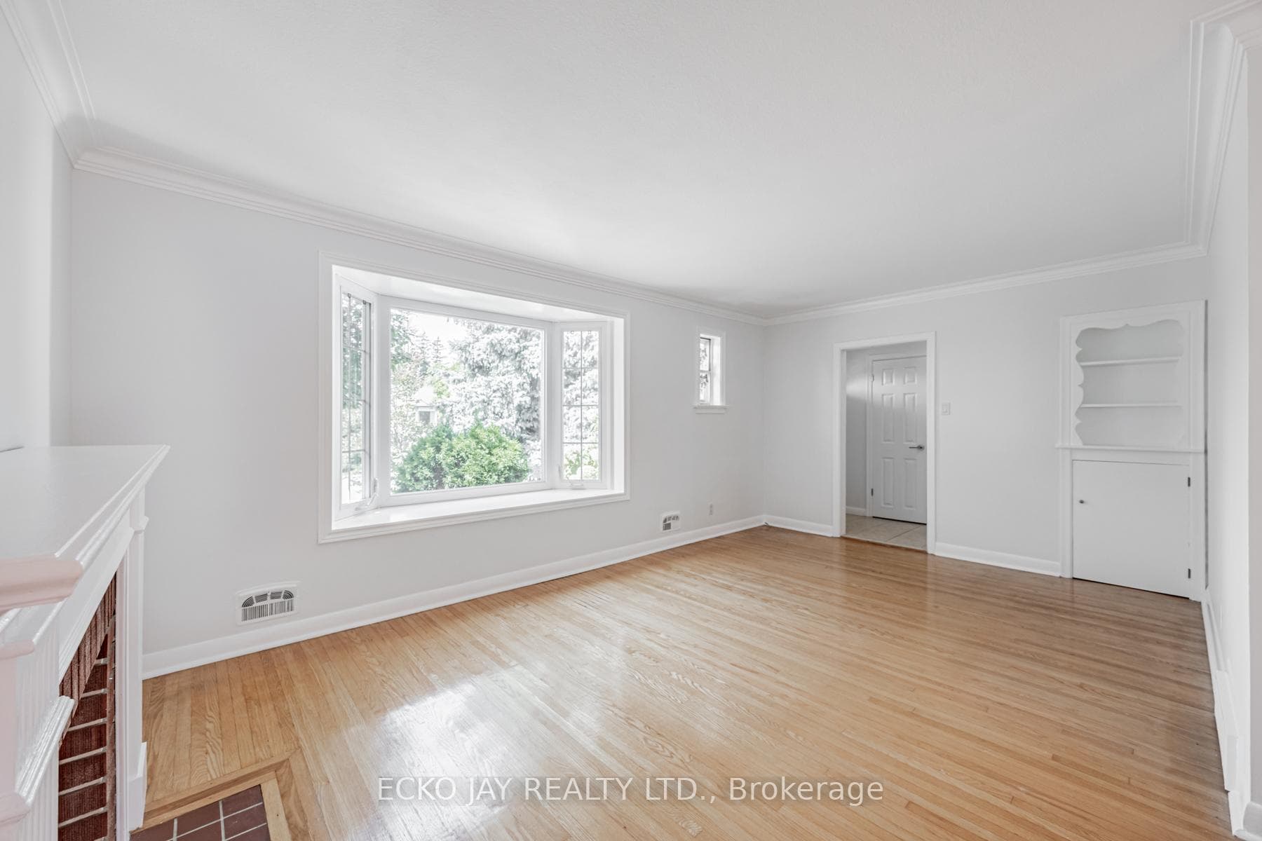 Large bay window bringing in lots of light.