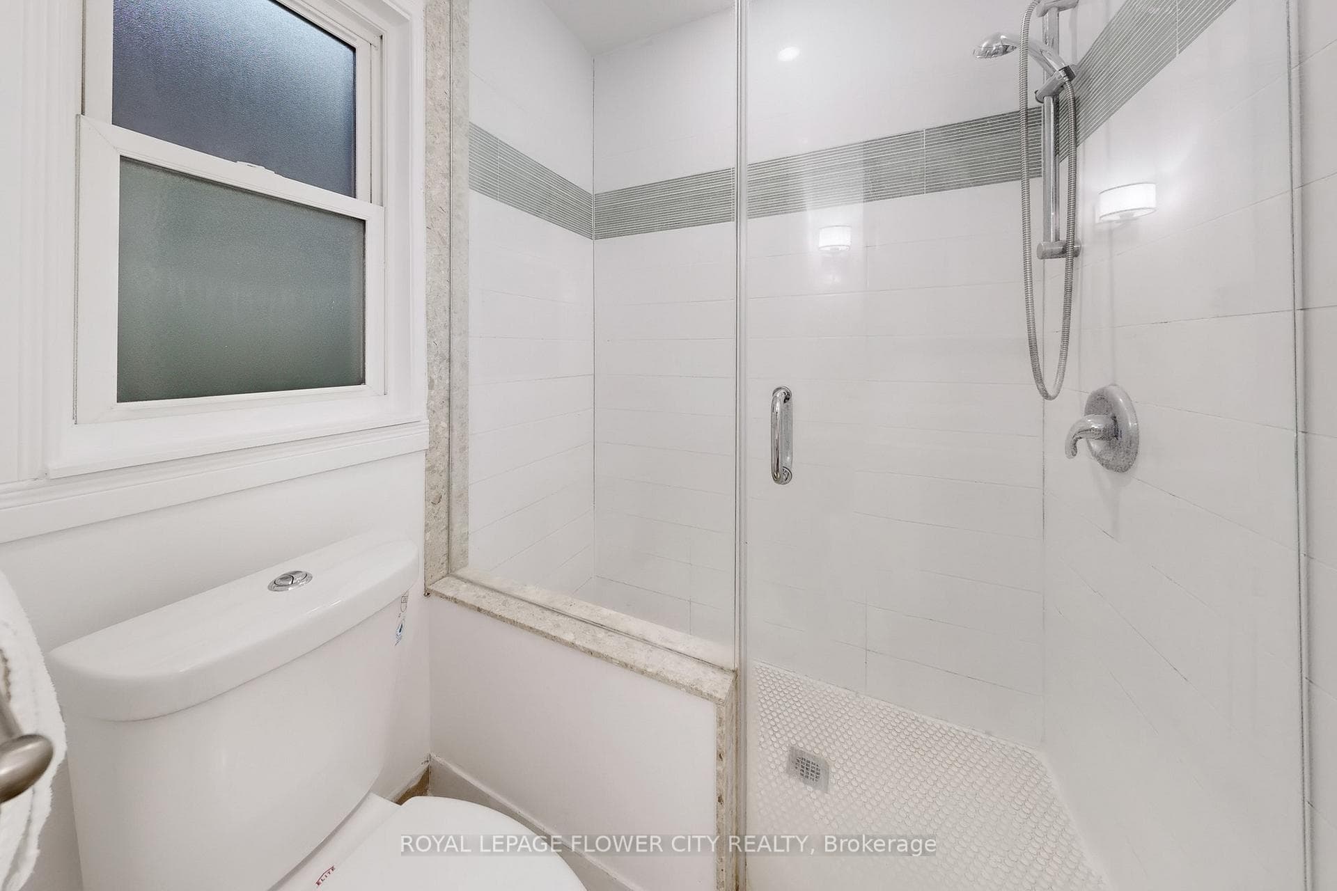 105 Livingstone Avenue photo 17