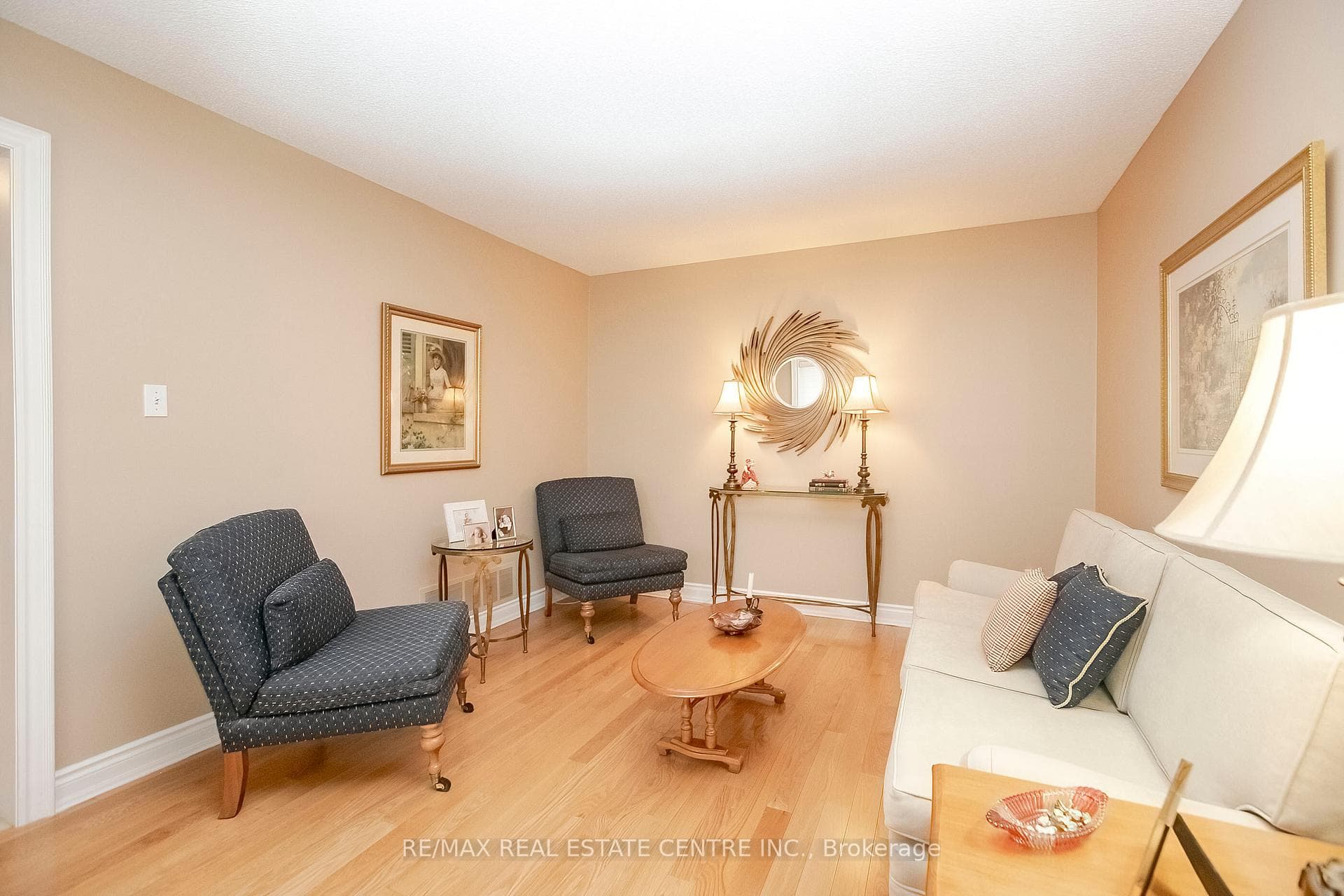 21 Amantine Crescent photo 8