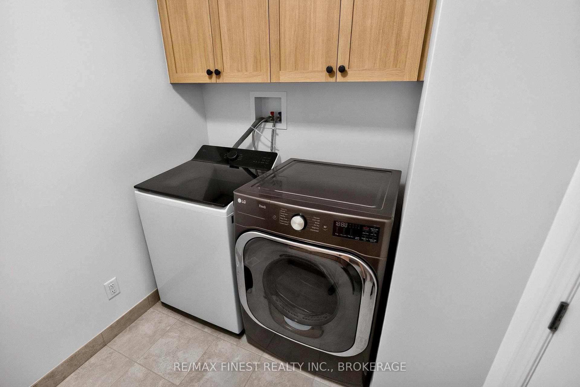 1283 DELANCEY Drive photo 34