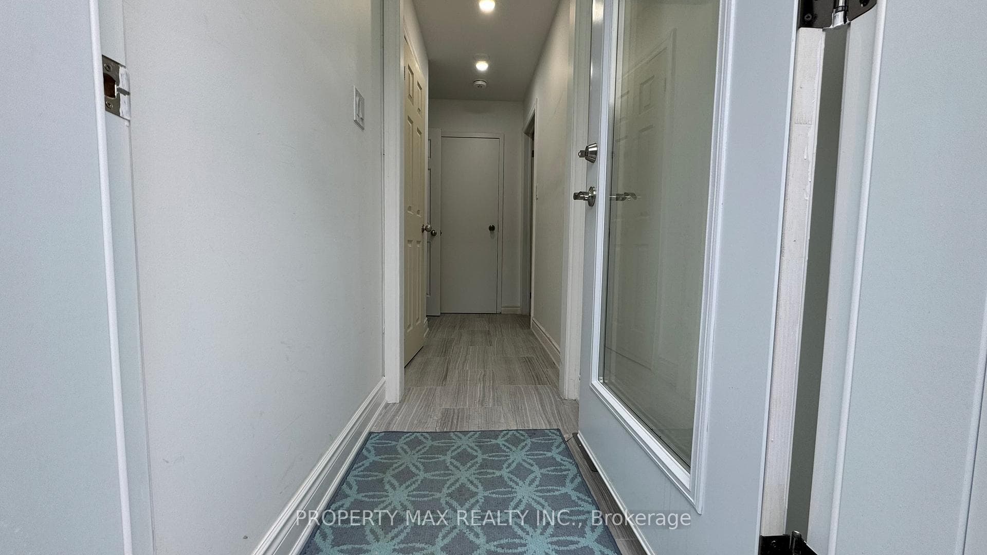 30 Glenabbey Drive Unit Bsmt photo 3