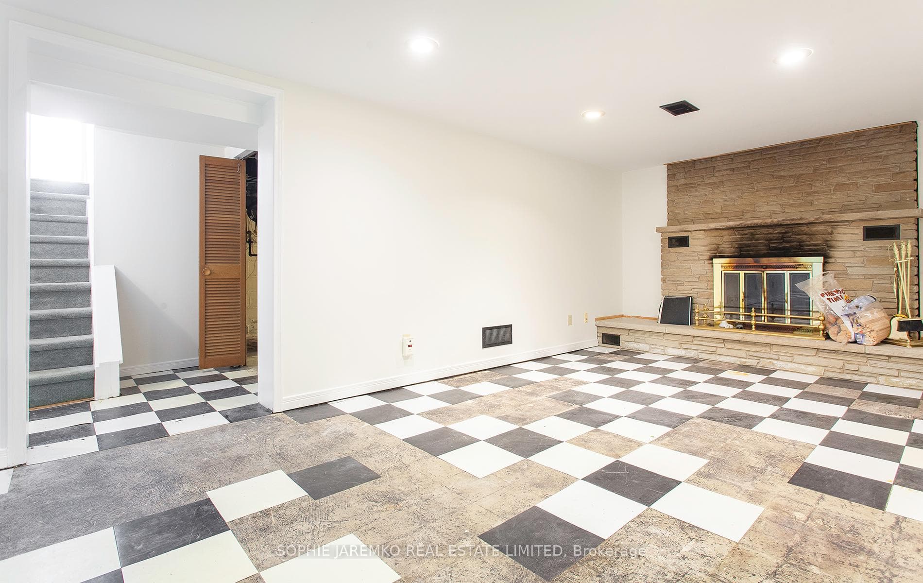 8 Ashbourne Drive photo 21