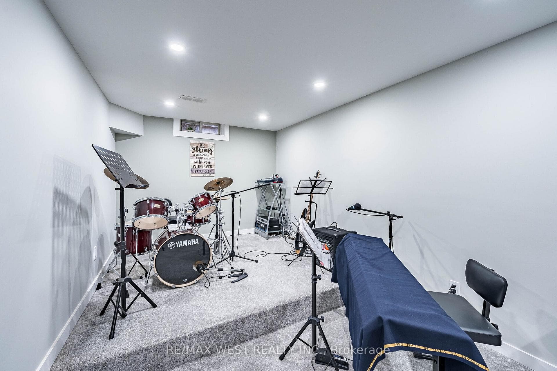 5 Moir Crescent photo 40