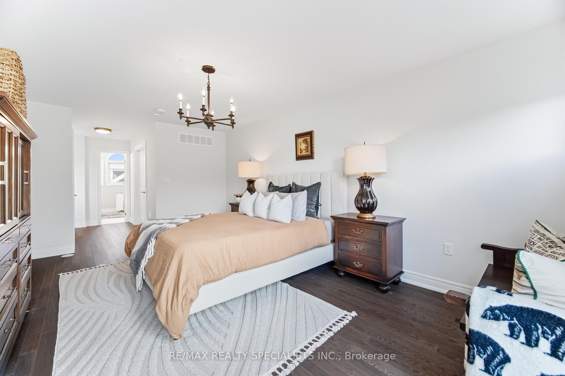 57 Hiawatha Court photo 14