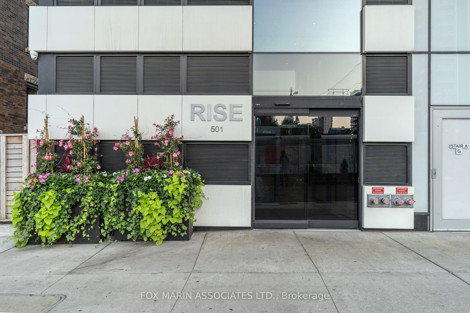 501 St Clair Avenue Unit 1506 photo 36