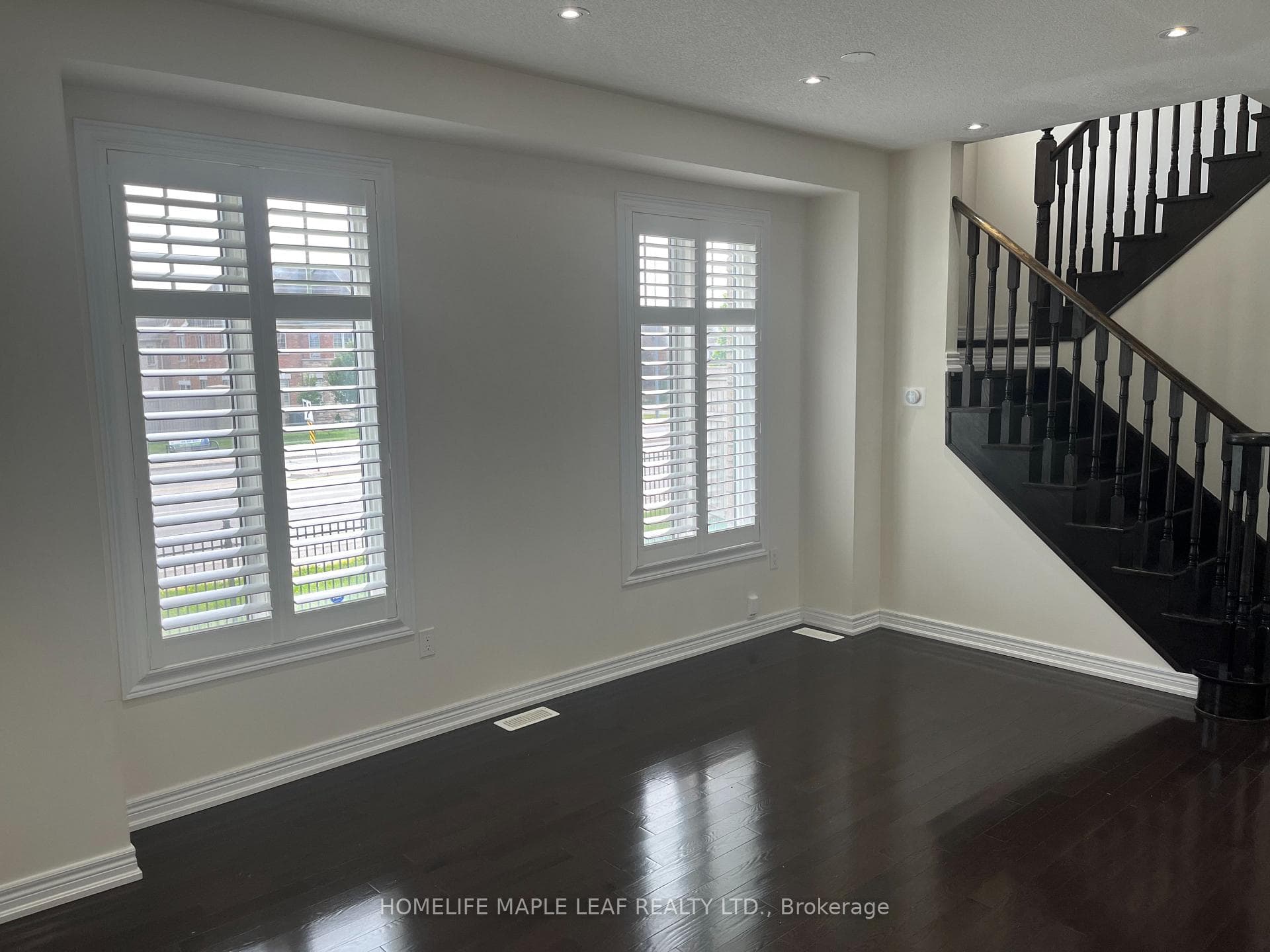 14 Nightland Court photo 4