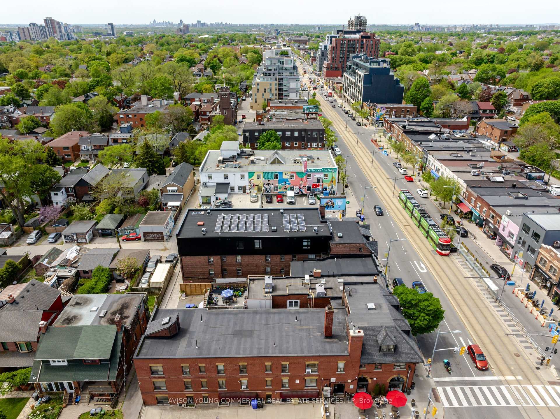 781 St. Clair Avenue photo 4