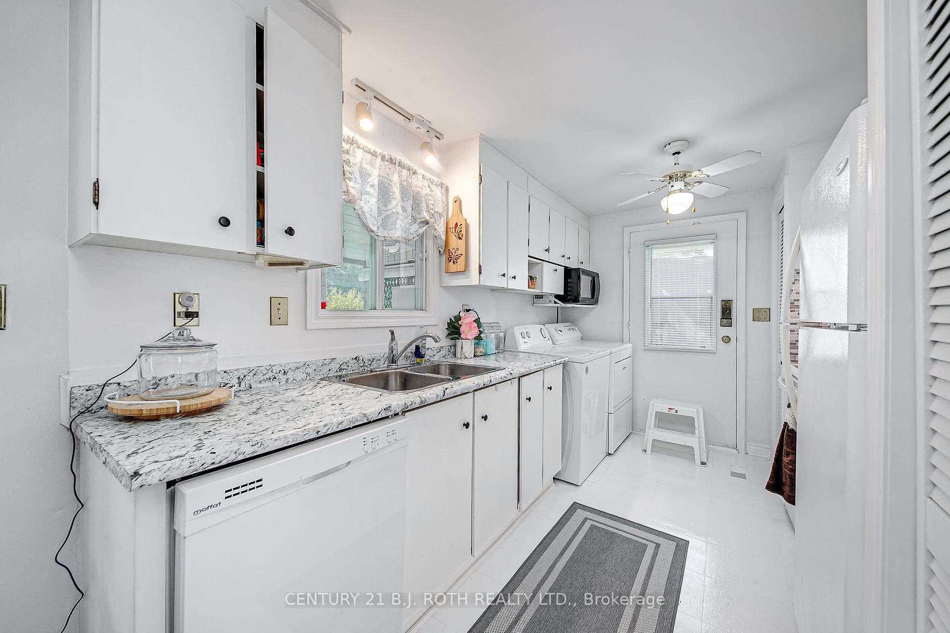 112 Linden Lane photo 20