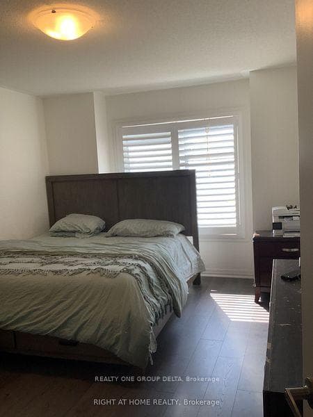 14 Hughes Lane photo 13