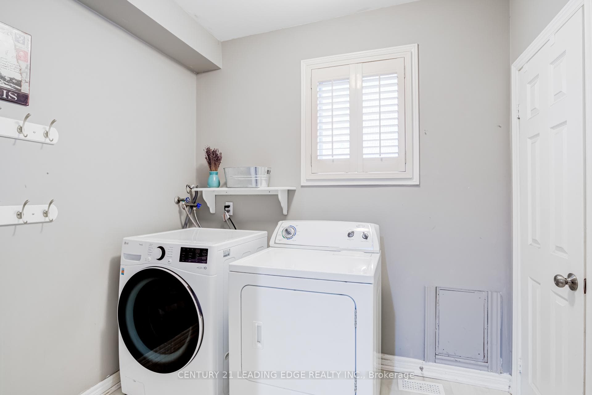75 SANDALE Road photo 21