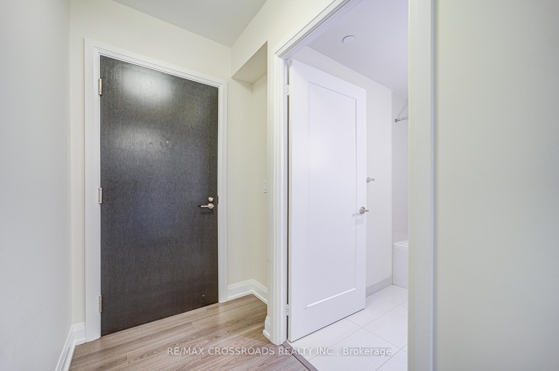 18 Graydon Hall Drive Unit 303 photo 7