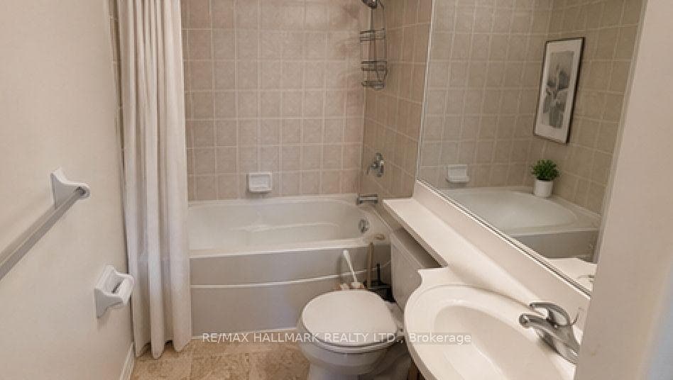 763 Bay Street Unit 2109 photo 5