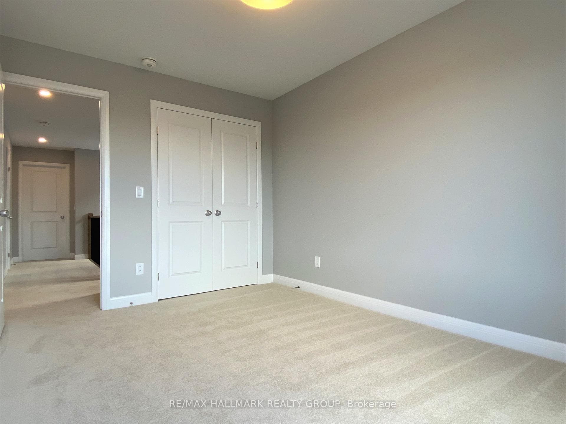 72 MICHAEL STOQUA Street photo 25