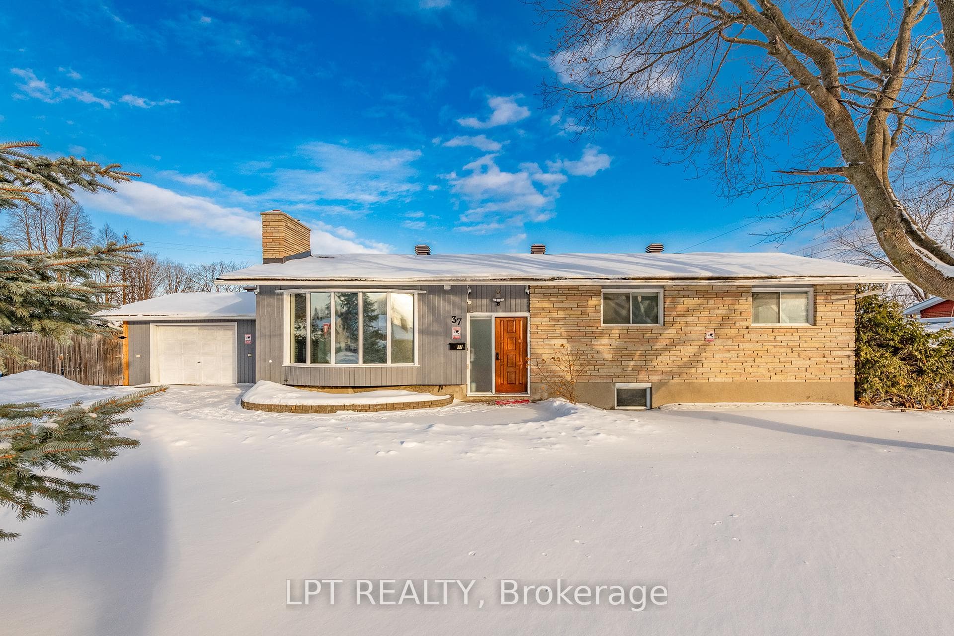 37 Largo Crescent photo 2