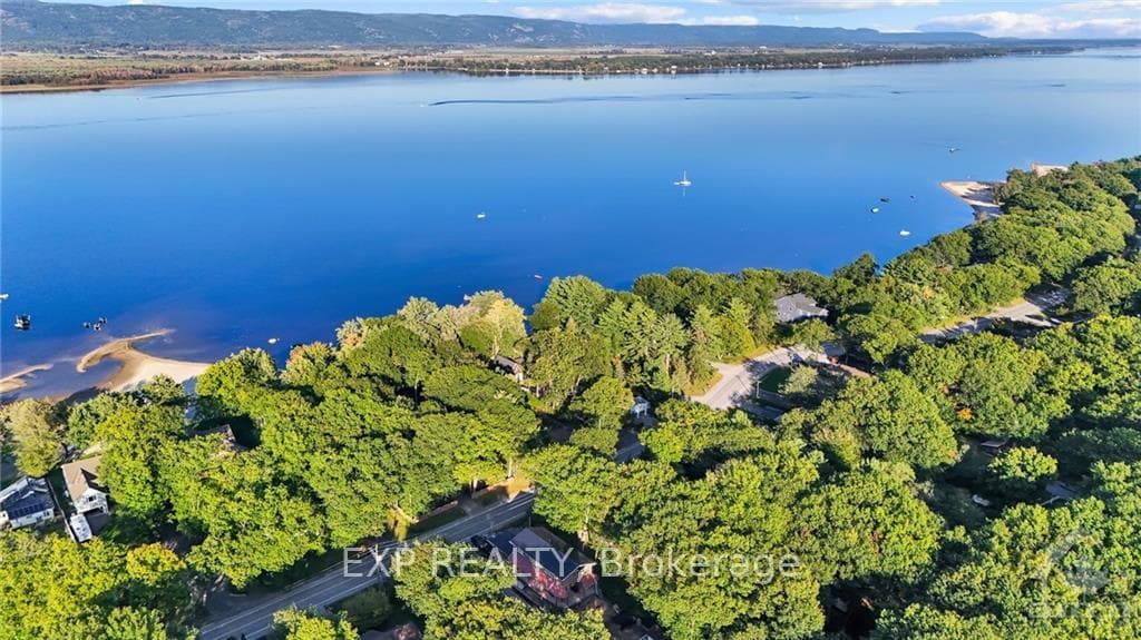 620 BAYVIEW Drive photo 24