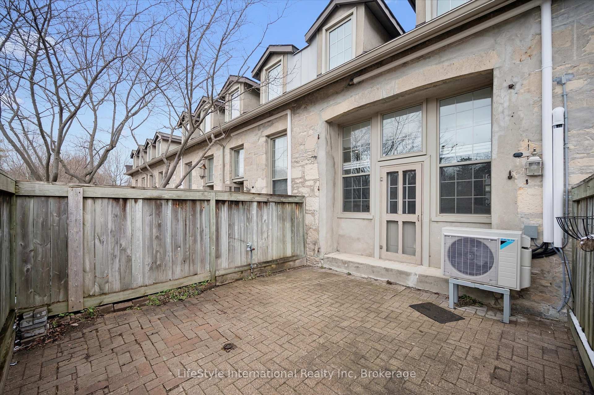 196 Arthur Street Unit 6 photo 27