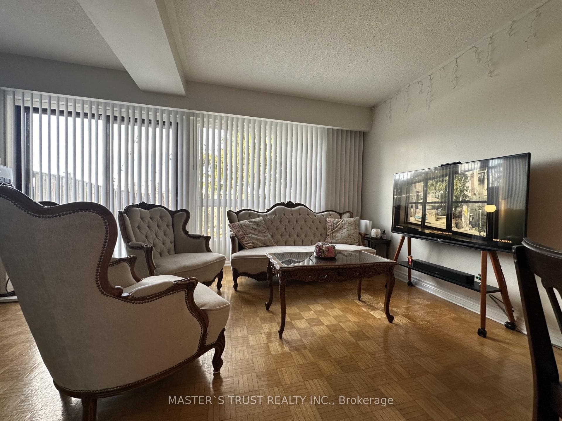 78 Castlebury Crescent Unit 8 photo 2