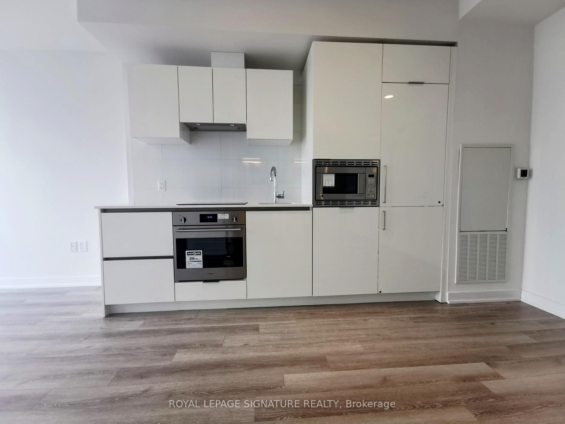 121 St Patrick Street Unit 1512 photo 2