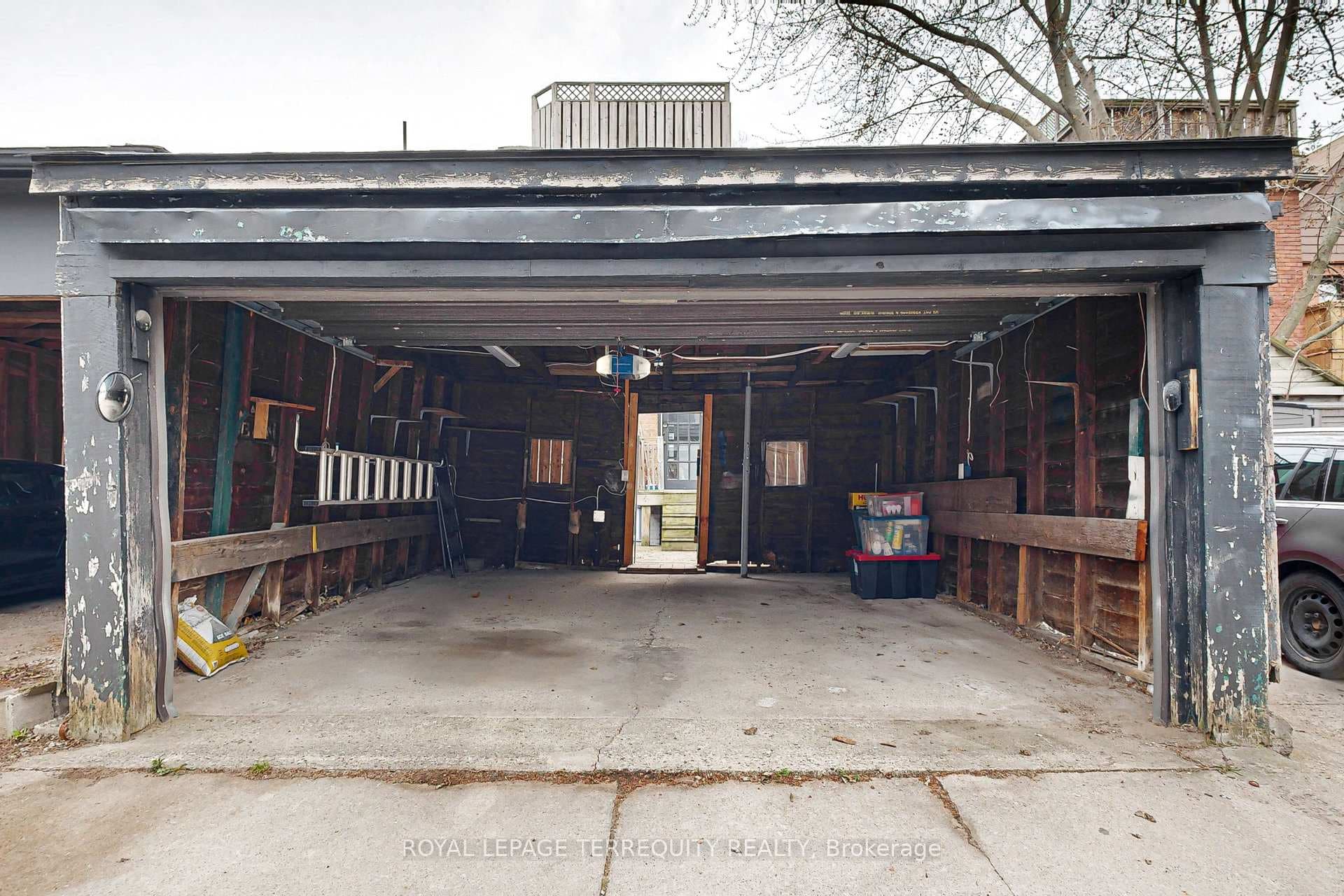40 Strathcona Avenue photo 36