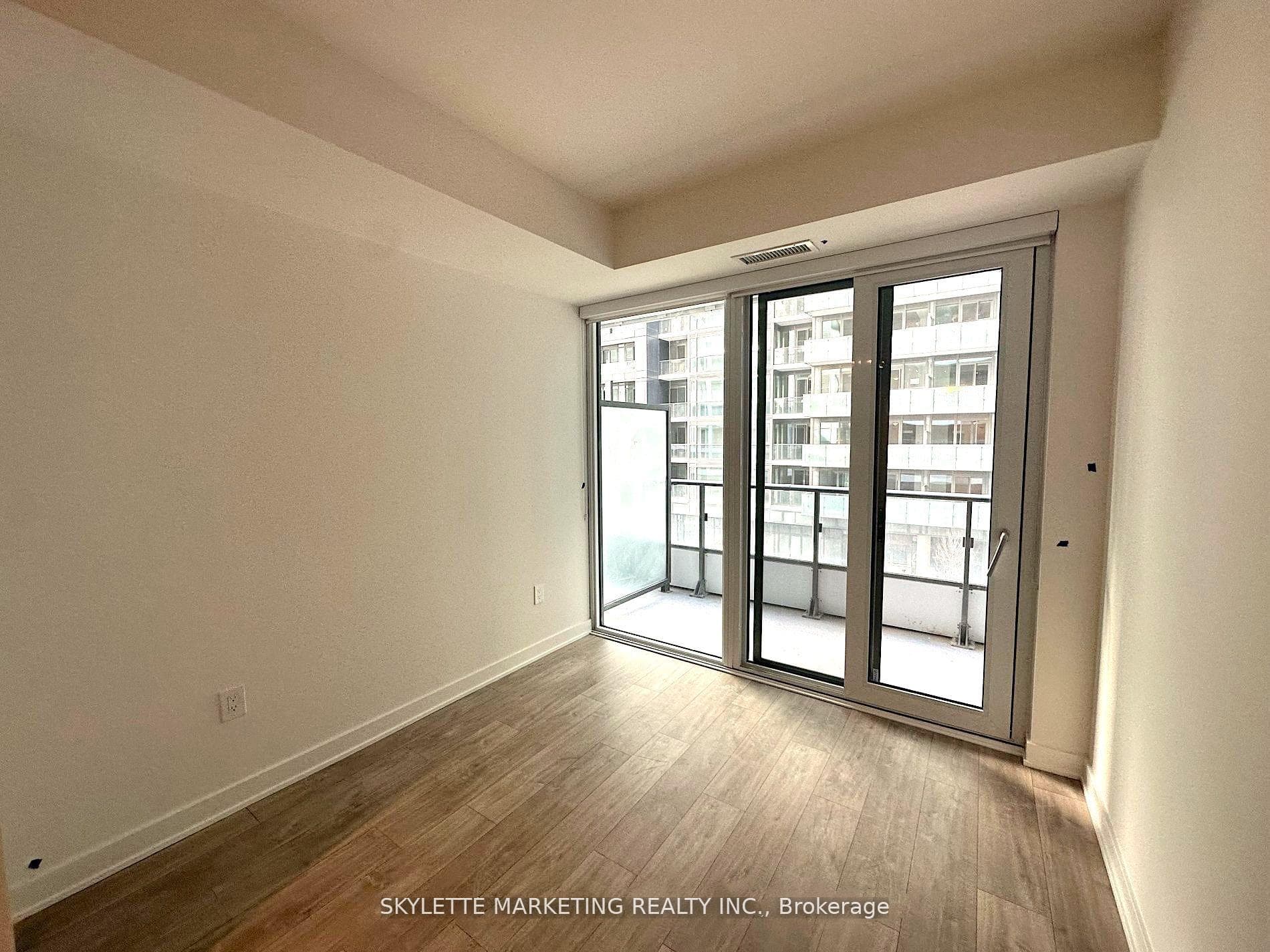 70 Princess Street Unit 1433 E photo 4