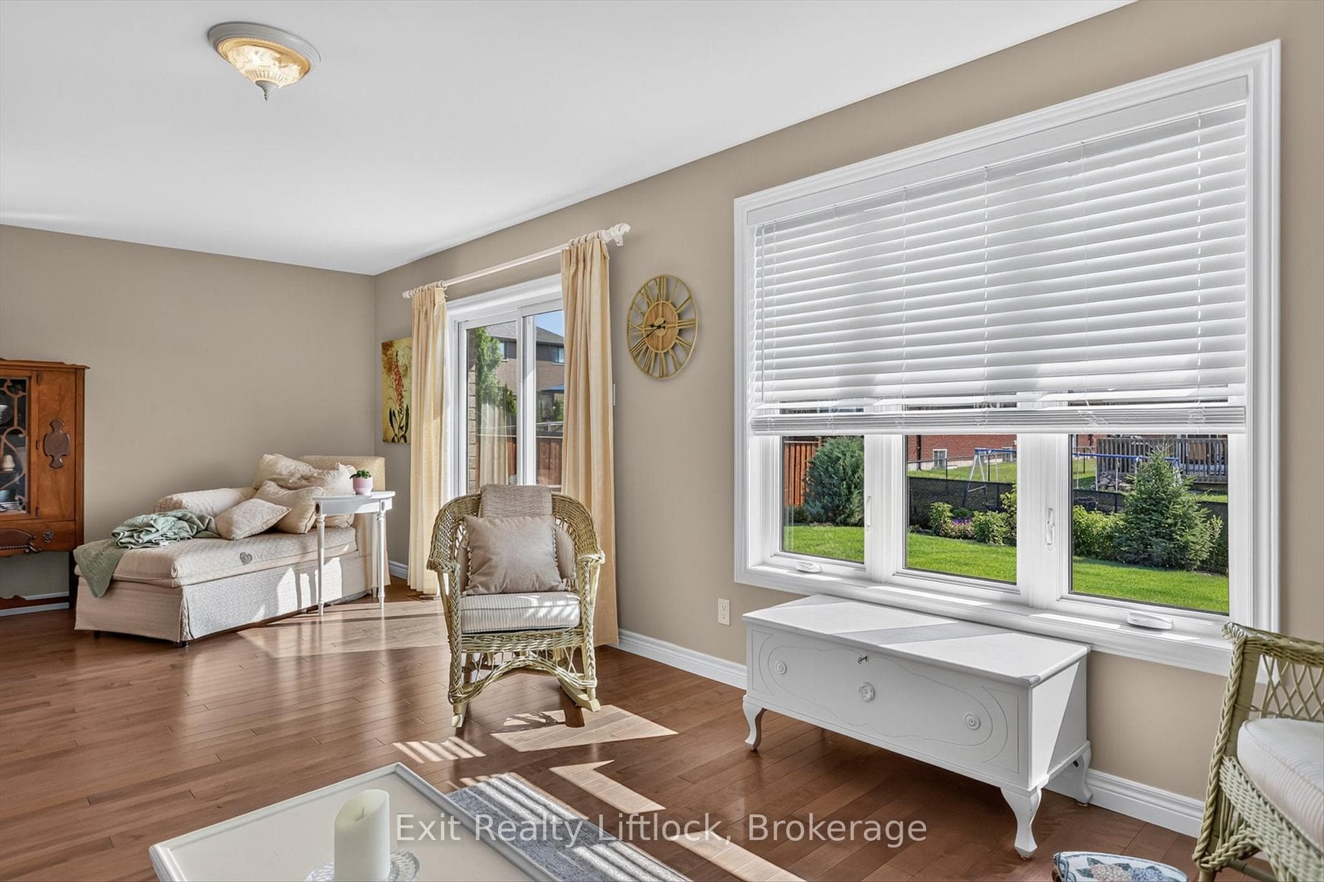16 Noah Lane photo 18