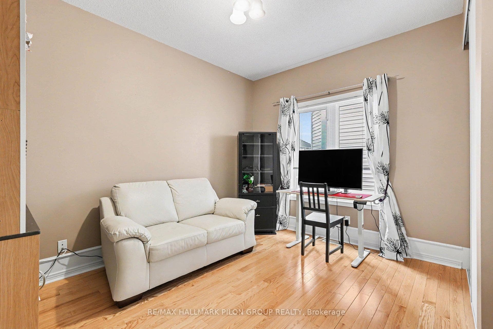 2039 Calico Crescent photo 12