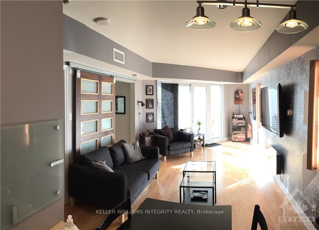 234 RIDEAU Street Unit 210 photo 8