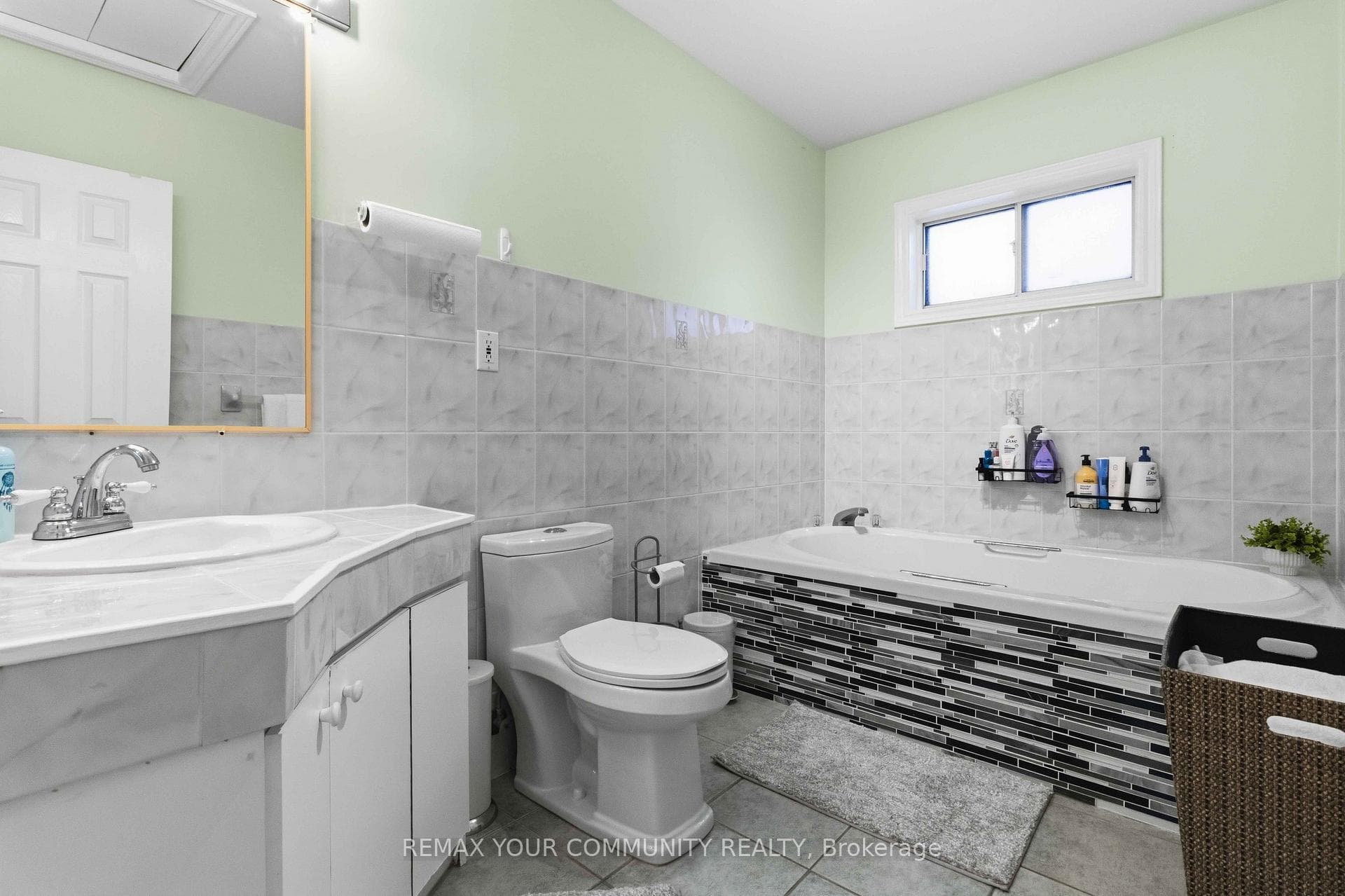 32 Kirknewton Road photo 18