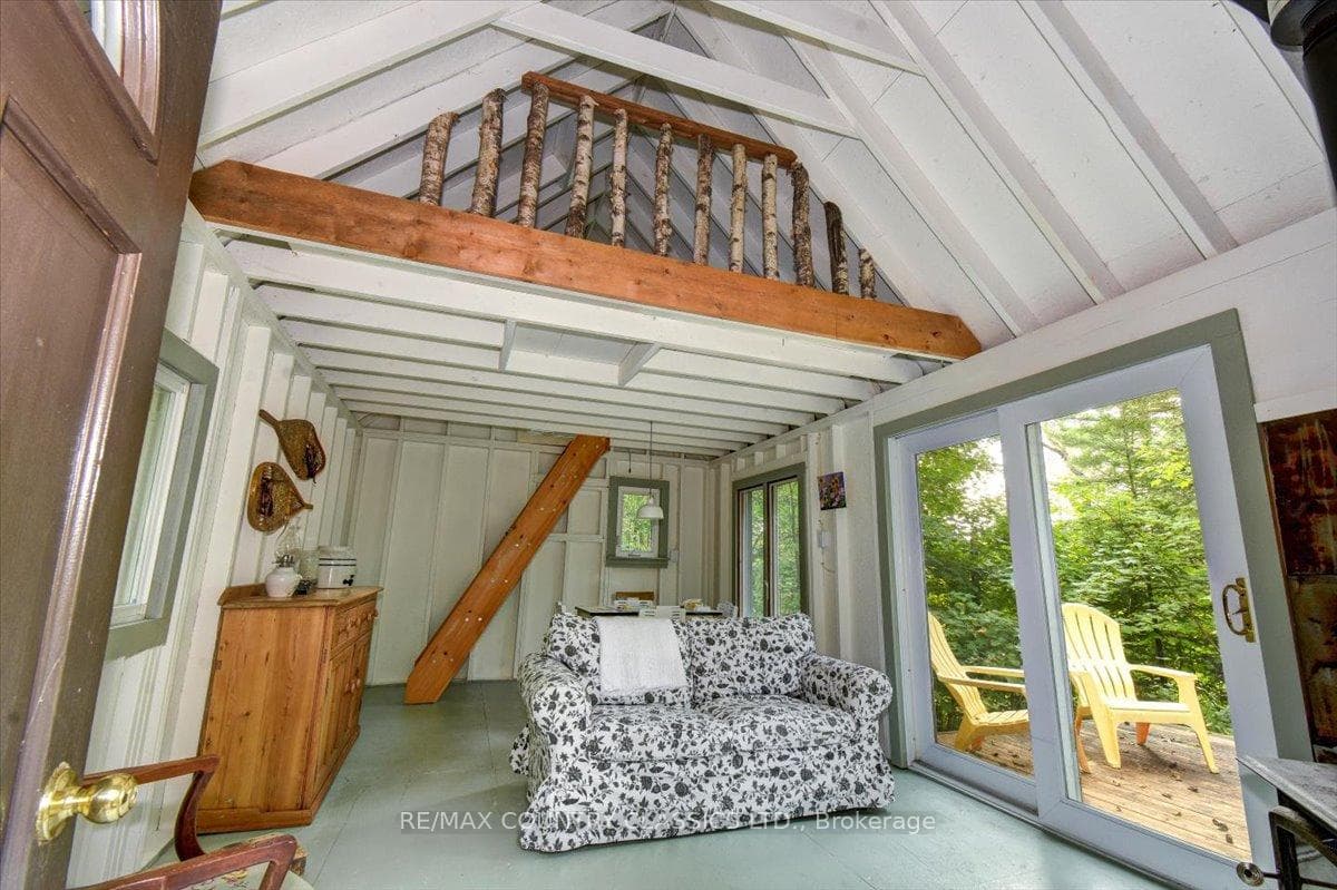 inside the Bunkie