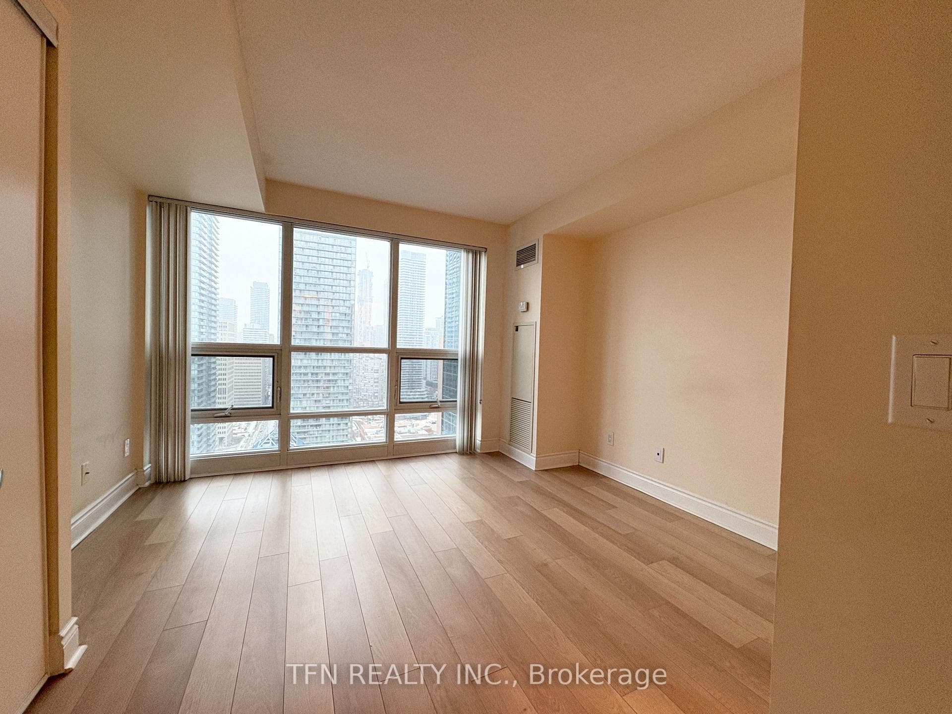 763 Bay Street Unit 3413 photo 18