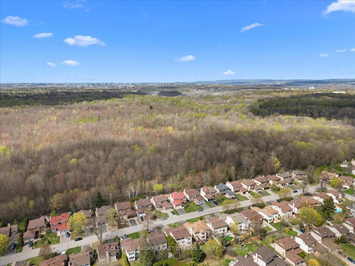 1841 Thistleleaf Crescent photo 46