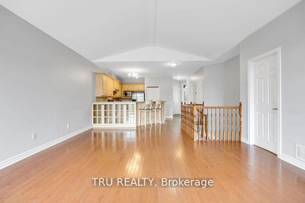 108 Villageview Private photo 11